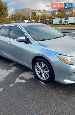 Седан Toyota Camry 2015 в 