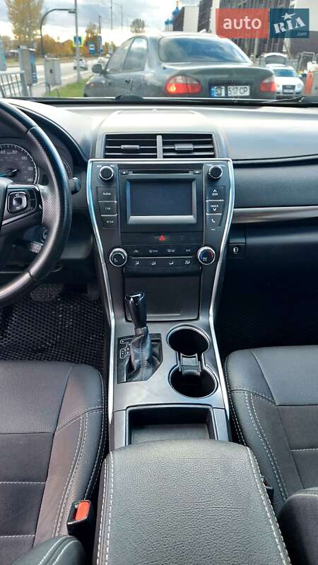 Седан Toyota Camry 2015 в Києві