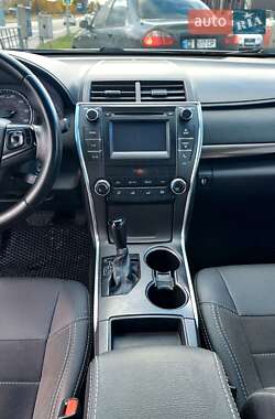 Седан Toyota Camry 2015 в 