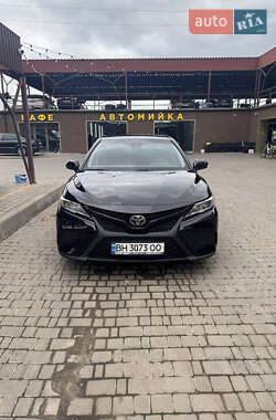 Седан Toyota Camry 2018 в 