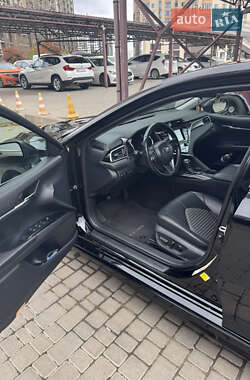 Седан Toyota Camry 2018 в 