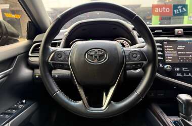 Седан Toyota Camry 2018 в 