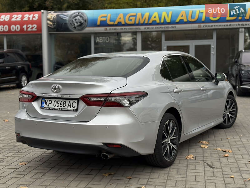 Седан Toyota Camry 2021 в Днепре