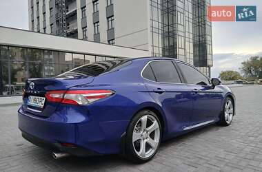 Седан Toyota Camry 2018 в Днепре