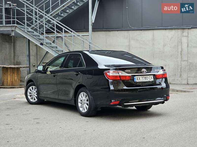 Седан Toyota Camry 2017 в Киеве фото 3 Седан Toyota Camry 2017 в Киеве