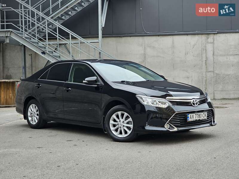 Седан Toyota Camry 2017 в Киеве фото 7 Седан Toyota Camry 2017 в Киеве
