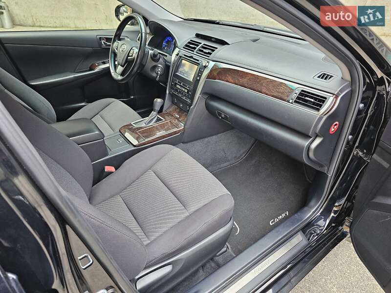 Седан Toyota Camry 2017 в Киеве фото 31 Седан Toyota Camry 2017 в Киеве