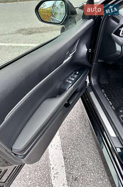 Седан Toyota Camry 2018 в  фото 41 Седан Toyota Camry 2018 в