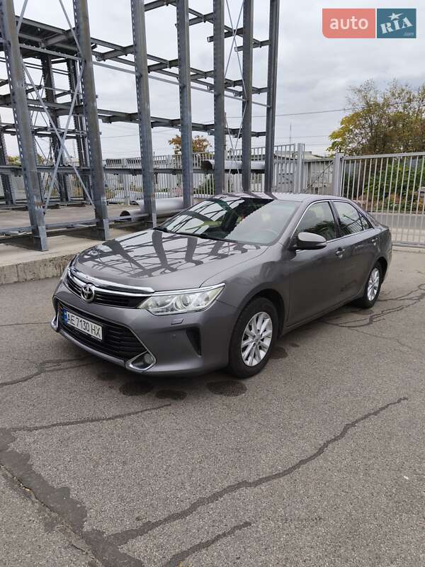 Седан Toyota Camry 2016 в Днепре фото Седан Toyota Camry 2016 в Днепре
