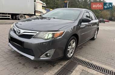 Седан Toyota Camry 2014 в Киеве