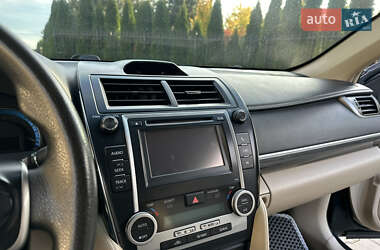 Седан Toyota Camry 2013 в 
