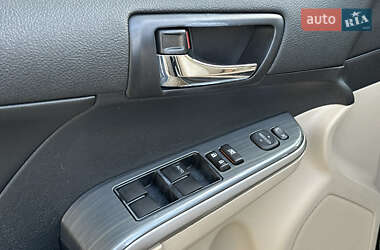 Седан Toyota Camry 2013 в 