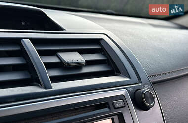 Седан Toyota Camry 2013 в 