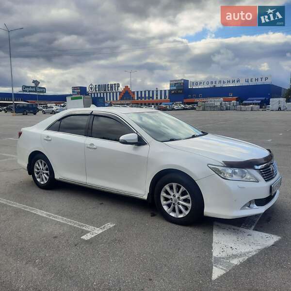 Седан Toyota Camry 2013 в Кропивницком