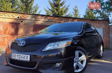 Седан Toyota Camry 2010 в Виннице