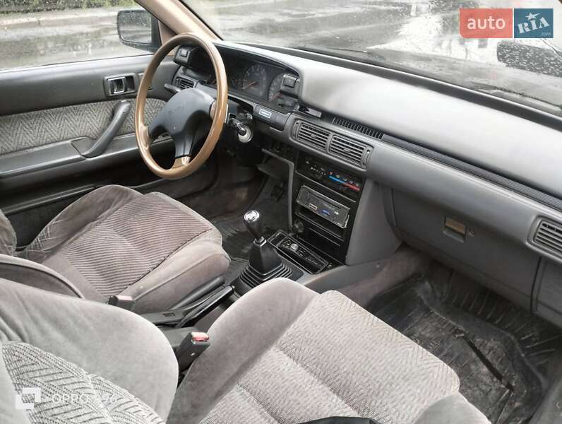 Седан Toyota Camry 1989 в Зорі фото 3 Седан Toyota Camry 1989 в Зорі