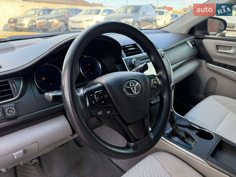 Седан Toyota Camry 2017 в Стрию
