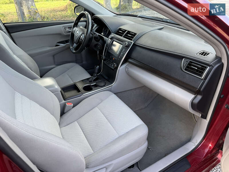 Седан Toyota Camry 2017 в Стрию