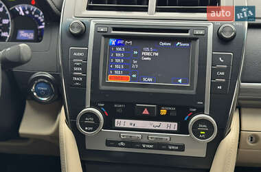 Седан Toyota Camry 2013 в 