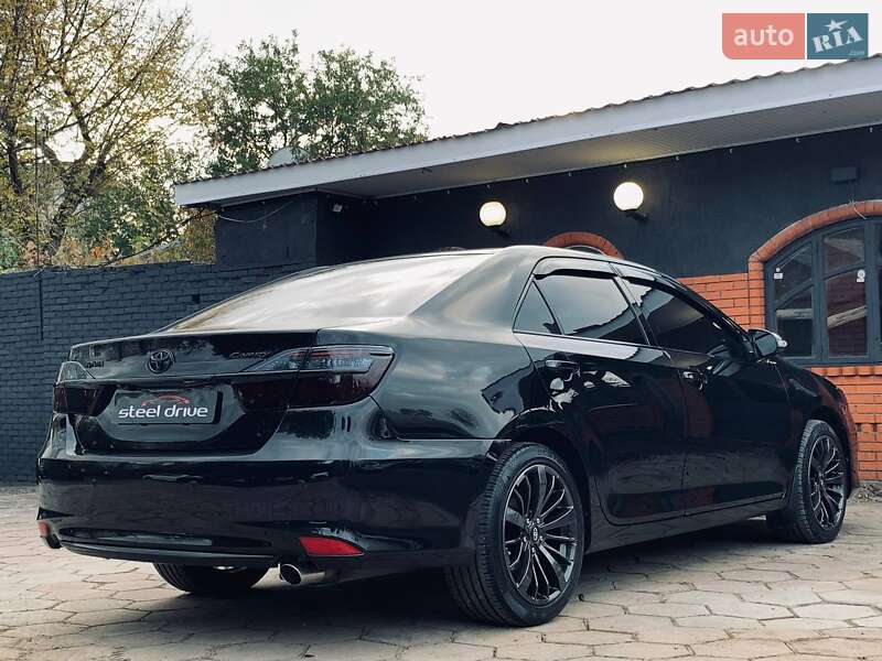 Седан Toyota Camry 2014 в Николаеве