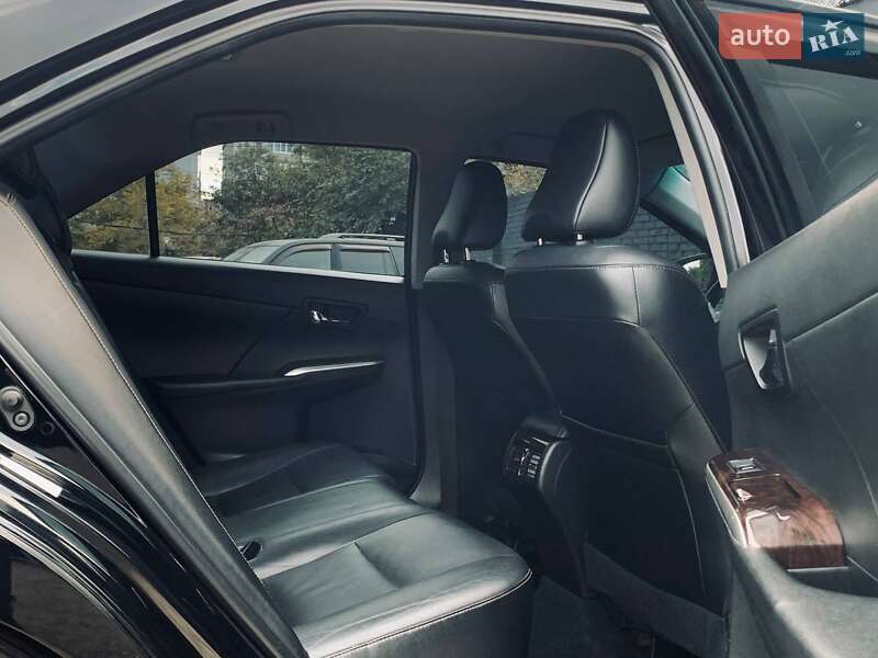 Седан Toyota Camry 2014 в Николаеве