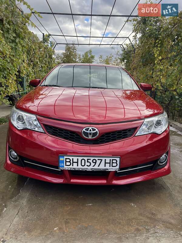 Седан Toyota Camry 2012 в Килии фото Седан Toyota Camry 2012 в Килии