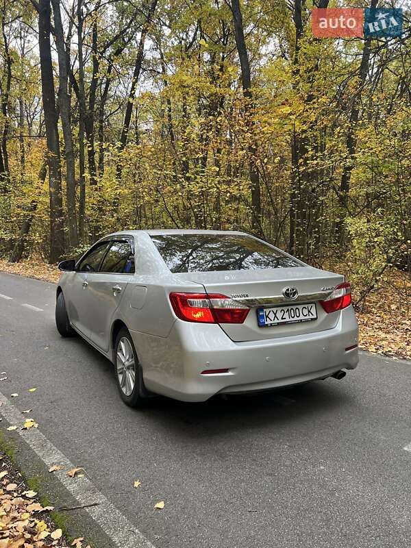 Седан Toyota Camry 2011 в Харкові