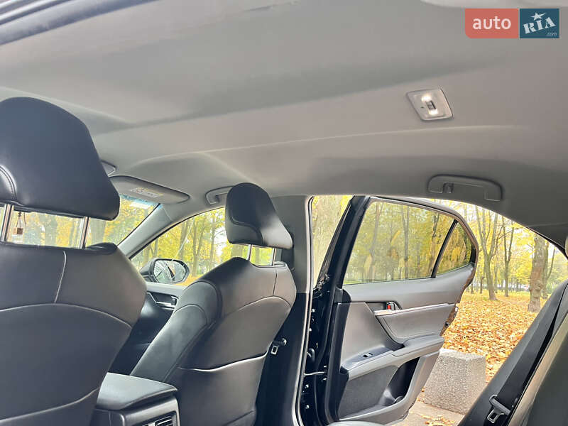 Седан Toyota Camry 2018 в Киеве фото 34 Седан Toyota Camry 2018 в Киеве