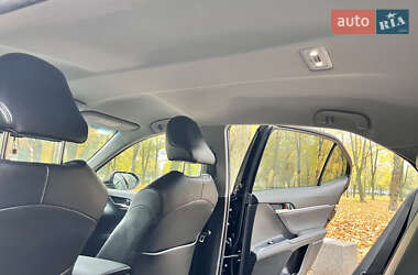 Седан Toyota Camry 2018 в 