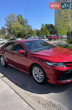 Седан Toyota Camry 2018 в Львові