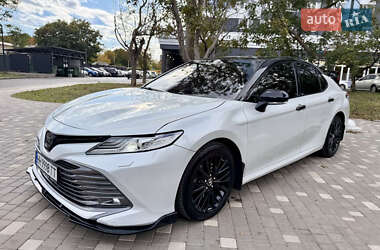 Седан Toyota Camry 2018 в  фото 4 Седан Toyota Camry 2018 в