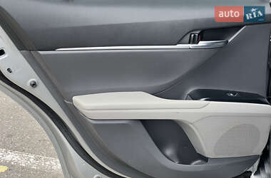 Седан Toyota Camry 2020 в  фото 38 Седан Toyota Camry 2020 в
