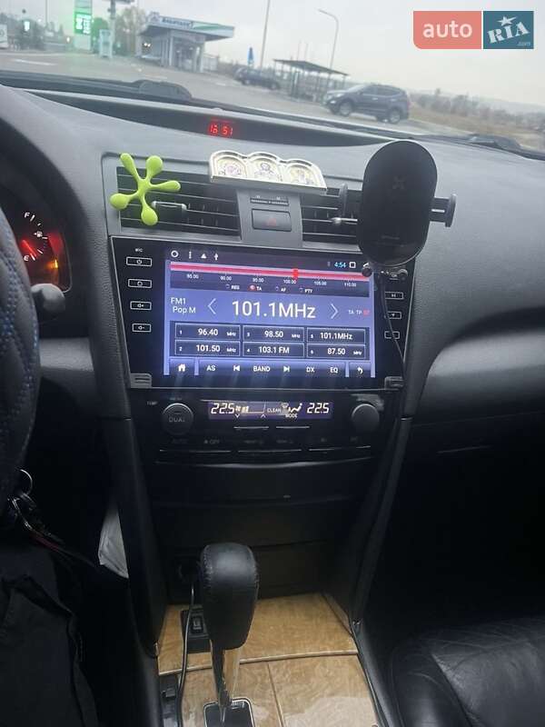 Седан Toyota Camry 2007 в Кагарлыке