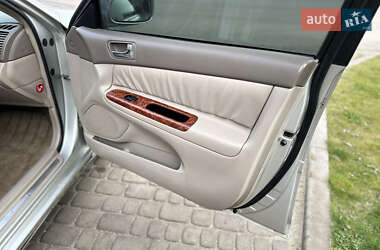 Седан Toyota Camry 2003 в  фото 37 Седан Toyota Camry 2003 в