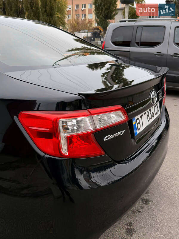 Седан Toyota Camry 2013 в Вишгороді