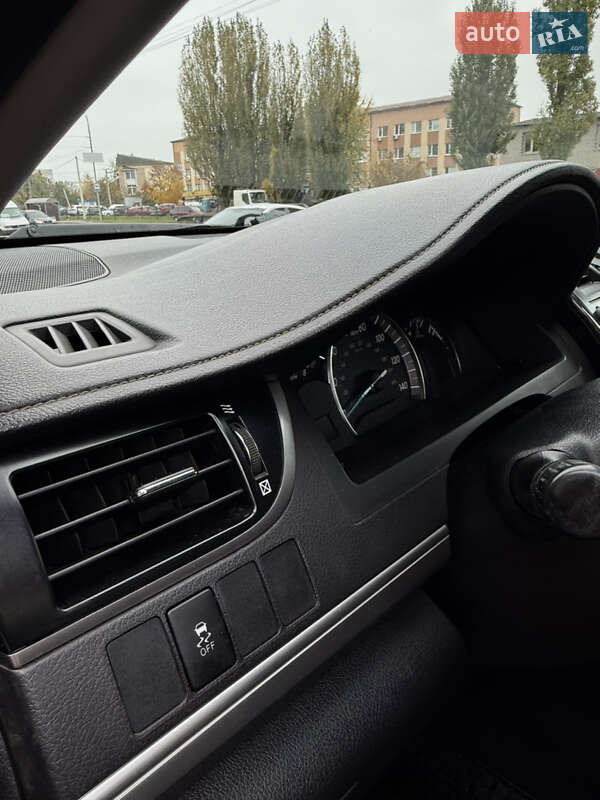 Седан Toyota Camry 2013 в Вишгороді