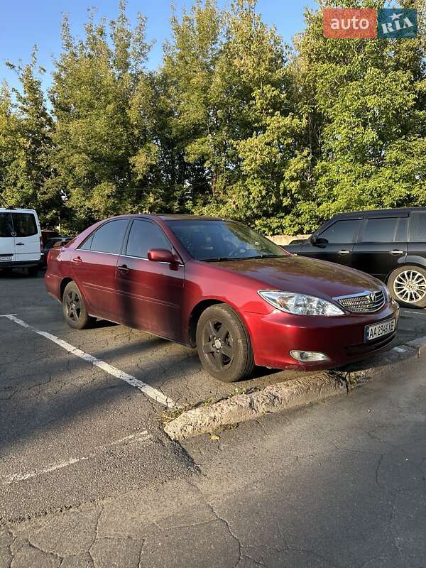 Седан Toyota Camry 2003 в Киеве