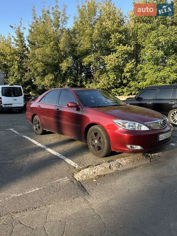Седан Toyota Camry 2003 в Киеве