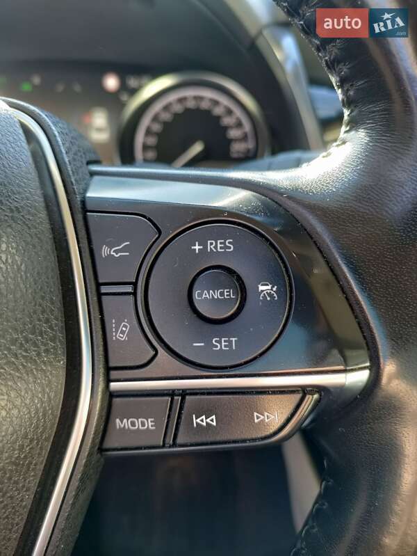 Седан Toyota Camry 2021 в Ровно