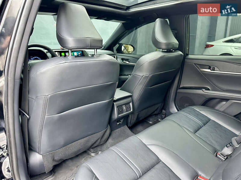 Седан Toyota Camry 2024 в Києві