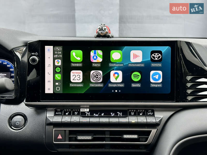 Седан Toyota Camry 2024 в Києві