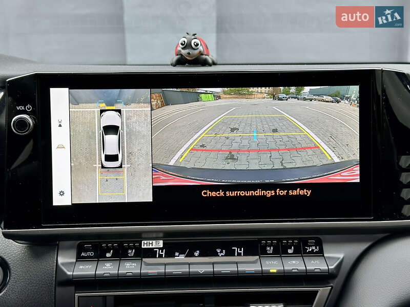 Седан Toyota Camry 2024 в Києві