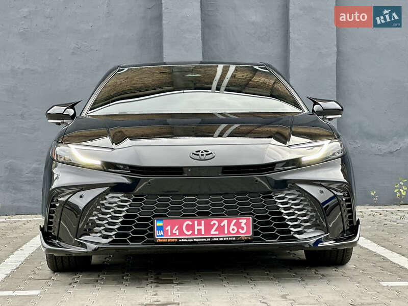 Седан Toyota Camry 2024 в Києві
