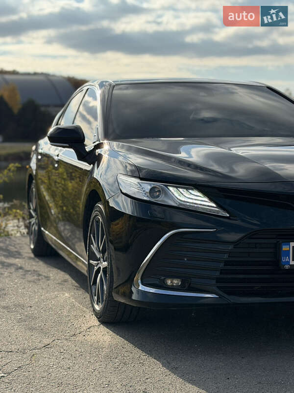 Седан Toyota Camry 2022 в Днепре