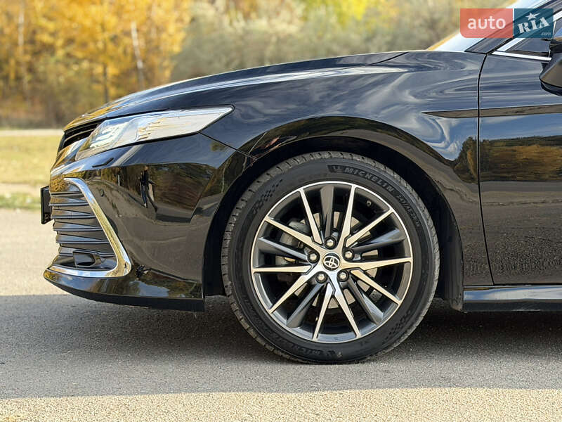 Седан Toyota Camry 2022 в Днепре