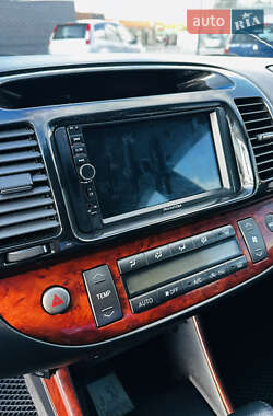 Седан Toyota Camry 2004 в  фото 12 Седан Toyota Camry 2004 в