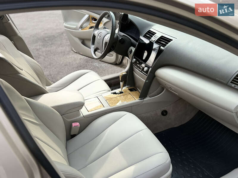 Седан Toyota Camry 2007 в Киеве