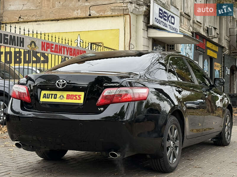 Седан Toyota Camry 2008 в Николаеве