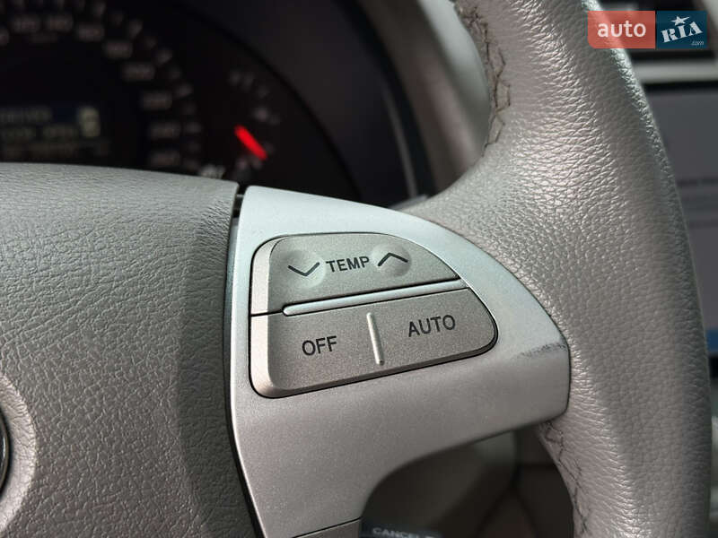 Седан Toyota Camry 2008 в Николаеве