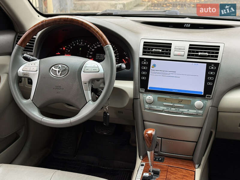 Седан Toyota Camry 2008 в Николаеве